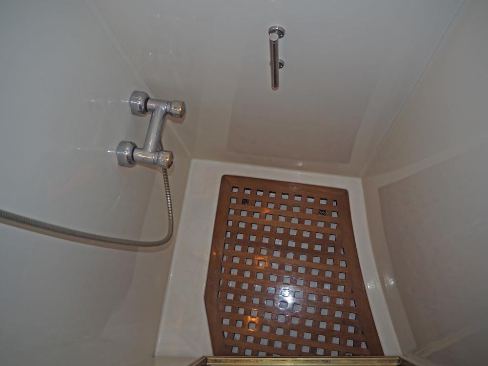 Aft cabin, Accommodation